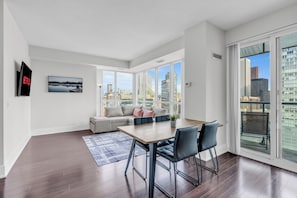 Executive Condo, Kitchen, City View | Living area