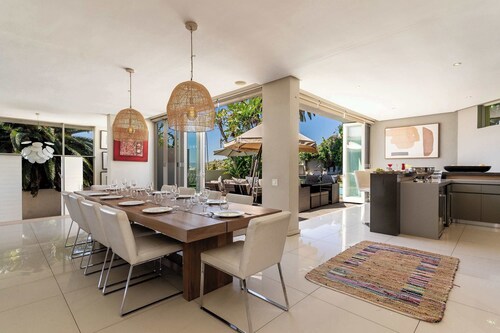 Green Point Grande - Luxury Family villa with pool