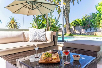 Green Point Grande - Luxury Family villa with pool