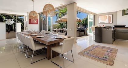 Green Point Grande - Luxury Family villa with pool