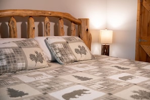 2 bedrooms, desk, free WiFi, bed sheets
