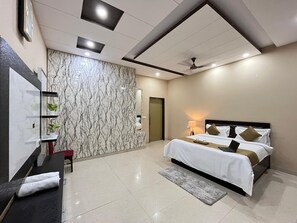 6 chambres, fer et planche à repasser, Wi-Fi gratuit, draps fournis
