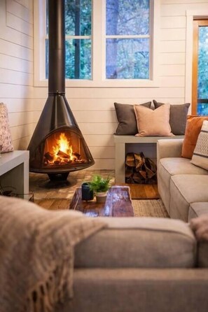 Interior - The Treehouse, 2BR Hideaway by Velvet Ditch Villas (Batesville)