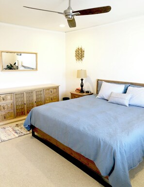 2 soverom, skrivebord, strykejern/-brett og wi-fi (inkludert)