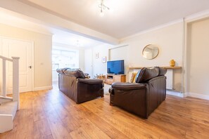 TV - Pandy Road (Bridgend)