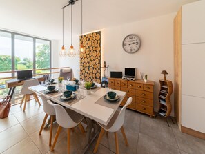 House | Dining - Magnificent Holiday Home for 6 Adults in Xhoffraix (Malmedy)