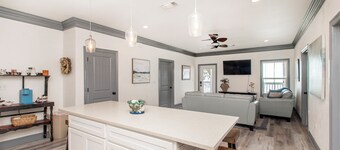 Spacious 5-bedroom house in Charming Long Beach 