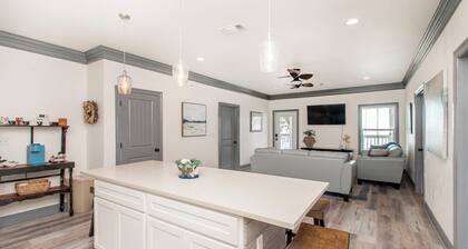 Spacious 5-bedroom house in Charming Long Beach