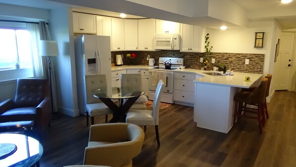 Microwave, oven, stovetop, dishwasher - Outstanding one-bedroom basement apartment, with private walk-out in Loveland!
(Loveland)