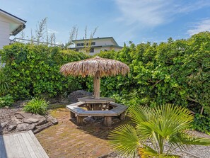 Terrace/patio - Sans Souchi - Whangamata Holiday Home (Whangamata)