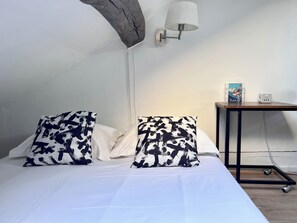 1 soverom, strykejern/-brett, wi-fi (inkludert) og sengetøy