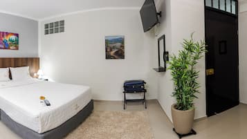 Luxury Room | Laptop workspace, free WiFi