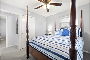 3 habitaciones, tabla de planchar con plancha, wifi y ropa de cama 