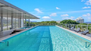 2 outdoor pools