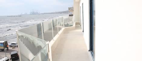 Premium bedding, minibar, desk, laptop workspace