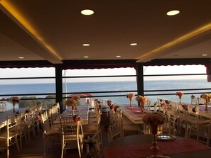 Terrace/patio - ASIM VE NURHAN KOCABIYIK OGRETMENEVI (Istanbul)