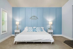 6 camere, una scrivania, ferro/asse da stiro, culla da viaggio