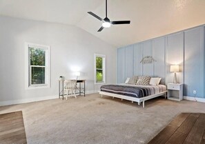 6 bedrooms, desk, iron/ironing board, travel crib - Luxury Desert Retreat! Heated Pool & Game Room (Mesa)