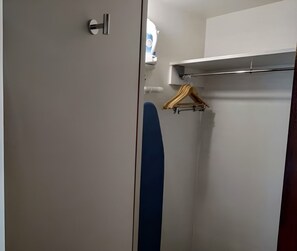 Interior - Room in downtown Montreal (Montreal)