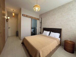 1 bedroom, iron/ironing board, WiFi, bed sheets - Double Room with Terrace (Batumi)
