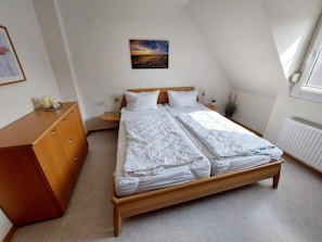 2 habitaciones y muebles diferentes