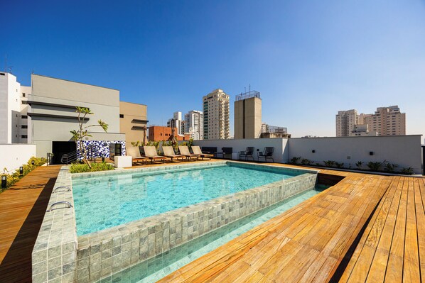 Outdoor pool - OCB - Luxo e Conforto Campo Belo (São Paulo)