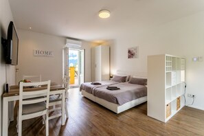1 bedroom, iron/ironing board, travel crib, free WiFi
