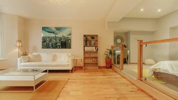 Apartment | 1 bedroom, iron/ironing board, WiFi (free), bed sheets
