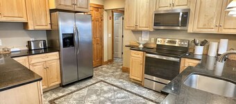 Large Private Beachfront Home Getaway [Cove House]