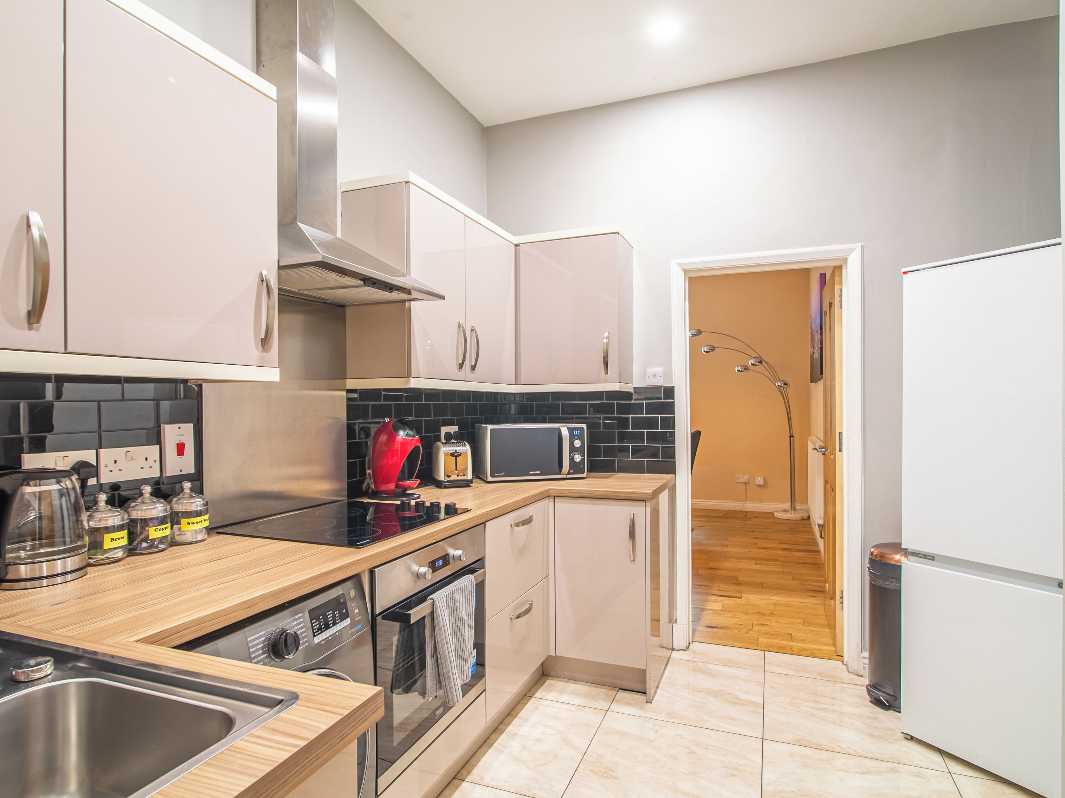 Apartment | Private kitchen | Fridge, microwave, oven, stovetop