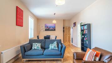Apartment | Living area | TV