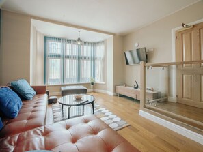 Apartment | Living area | TV - Stunning Quiet Apartment in Historic Building (Sheffield)