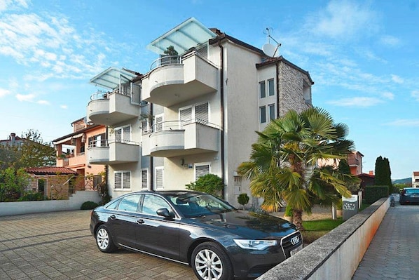 Apartment | Exterior