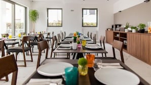 Apartment | Dining - Rovinj Seaside Apartment for 3 (Rovinj)