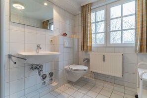 Apartment | Bathroom - Ferienwohnung in St. Peter-ording (St. Peter-Ording)