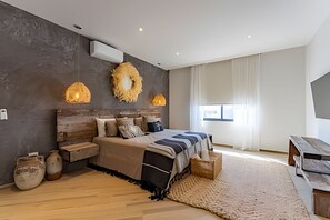 402S-Est - Studio Deluxe Lock Off | Safe på rommet, blendingsgardiner og wi-fi (inkludert)