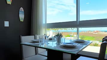 Comfort Studio | Dining