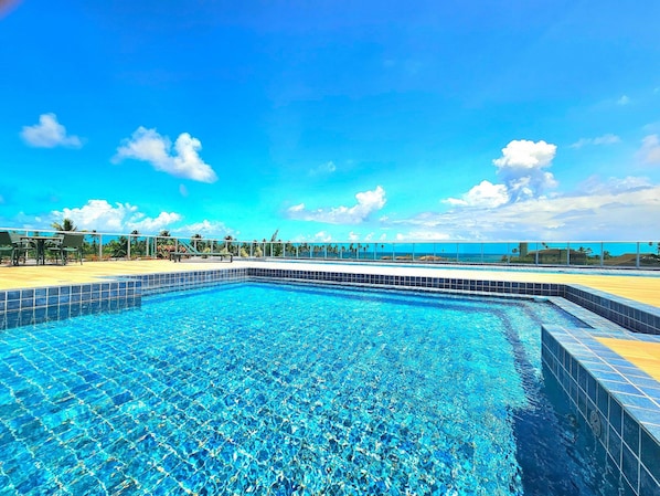 Kolam renang terbuka