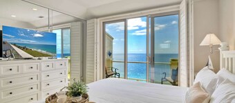Beachfront Sunset - Encinitas Getaway with Private Balcony