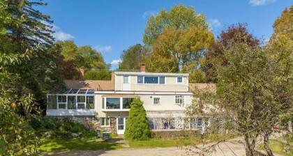 Spacious Victorian Lincolnville Home with Ocean Views. Walking distance to beach