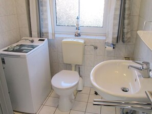 Apartment | Bathroom - Ferienwohnung im Erdgeschoss in Nessmersiel (Dornum)