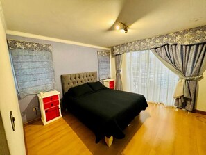 4 quartos, ferros/tábuas de passar roupa, Wi-Fi, roupa de cama