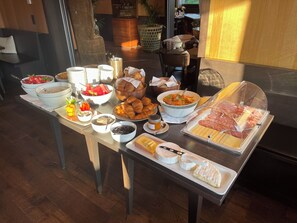 Bữa sáng buffet