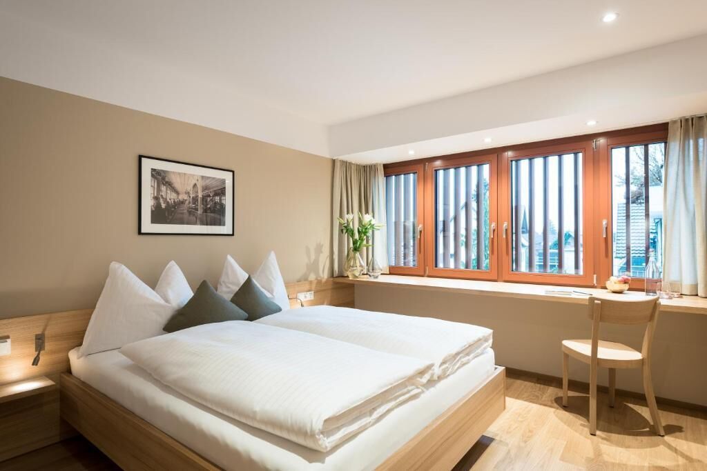 Deluxe-Doppelzimmer | Schreibtisch, laptopgeeigneter Arbeitsplatz, schallisolierte Zimmer