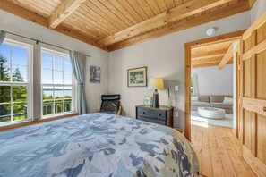 2 makuuhuonetta, työpöytä, silitysrauta/-lauta, Wi-Fi