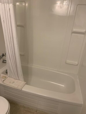 Chambre Simple Classique, vue montagne | Salle de bain