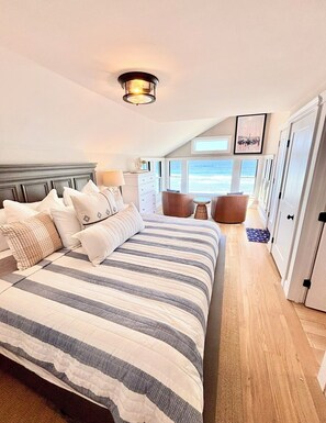 3 Schlafzimmer, Schreibtisch, Bügeleisen/Bügelbrett, Reisekinderbett