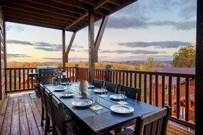 Outdoor dining - Brand New ~ Smoky Mountain Trailhead ~ Panoramic Views & Indoor Pool (Sevierville)