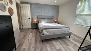 Room - Super Clean, Pet Friendly, Cozy Cottage. (South Salt Lake)