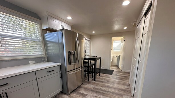 Interior - Super Clean, Pet Friendly, Cozy Cottage. (South Salt Lake)
